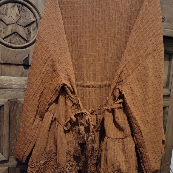 Romantic lacy peasant top in rust color - Picture 4 of 4